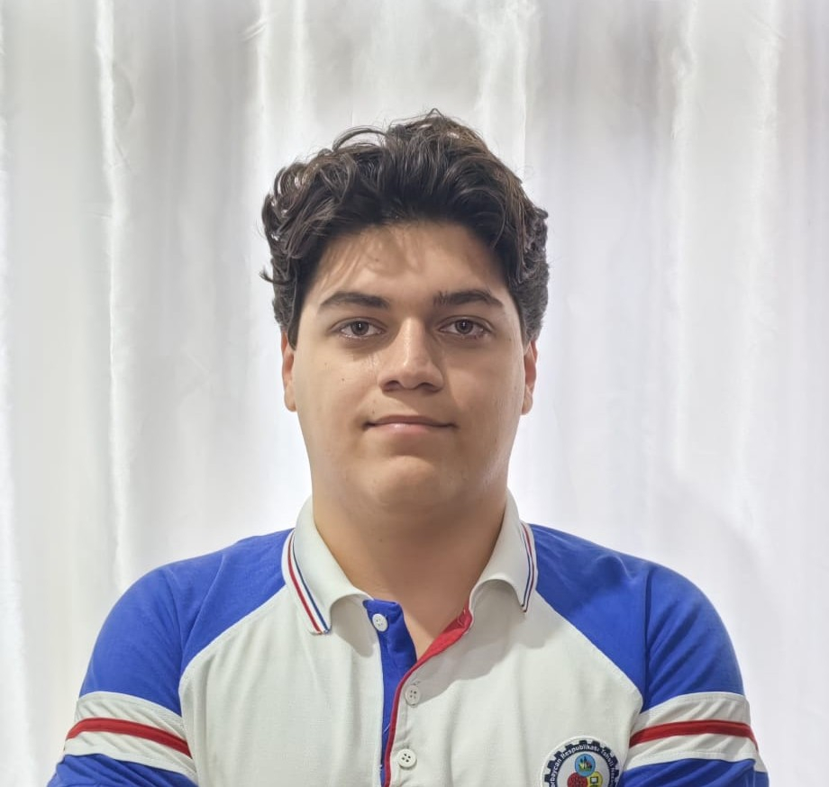 "Kompüter mühəndisi olacağam"- Buraxılış imtahanında birincilik qazanan Bakı məktəblisi