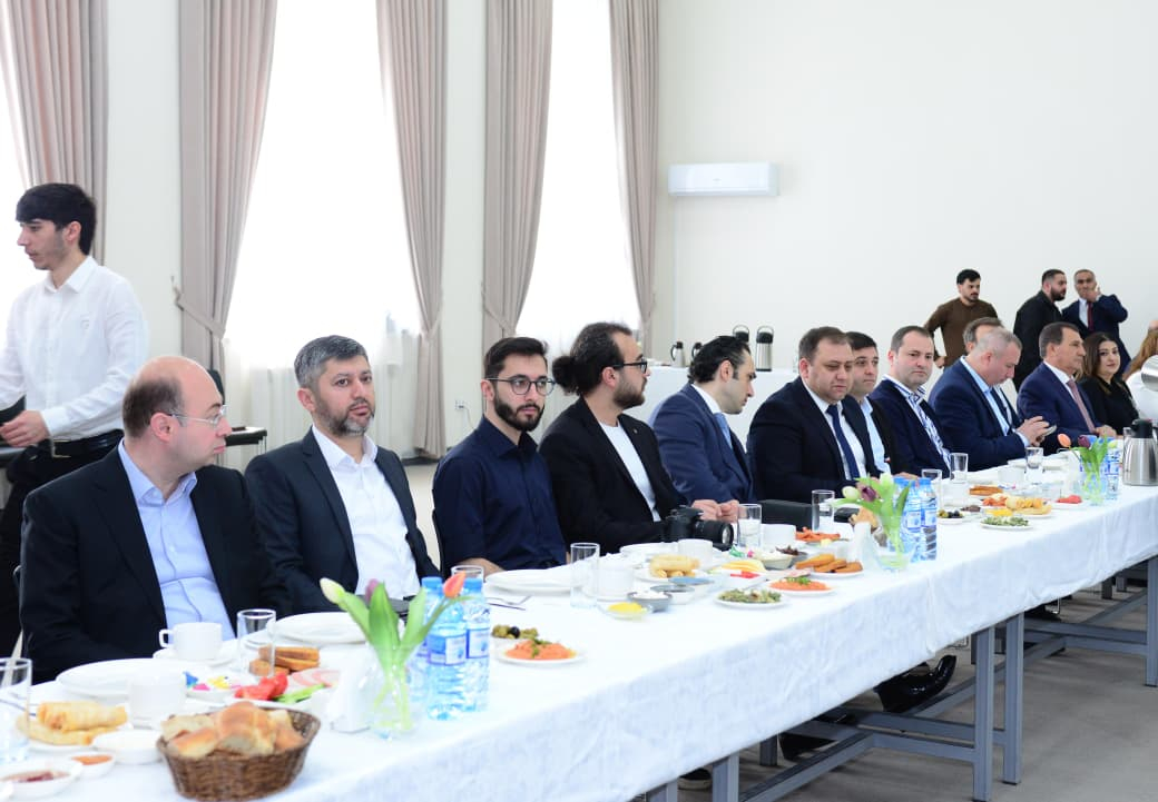 Sənaye və İnnovasiyalar üzrə BDPTM-də sahibkarlarla görüş keçirilib