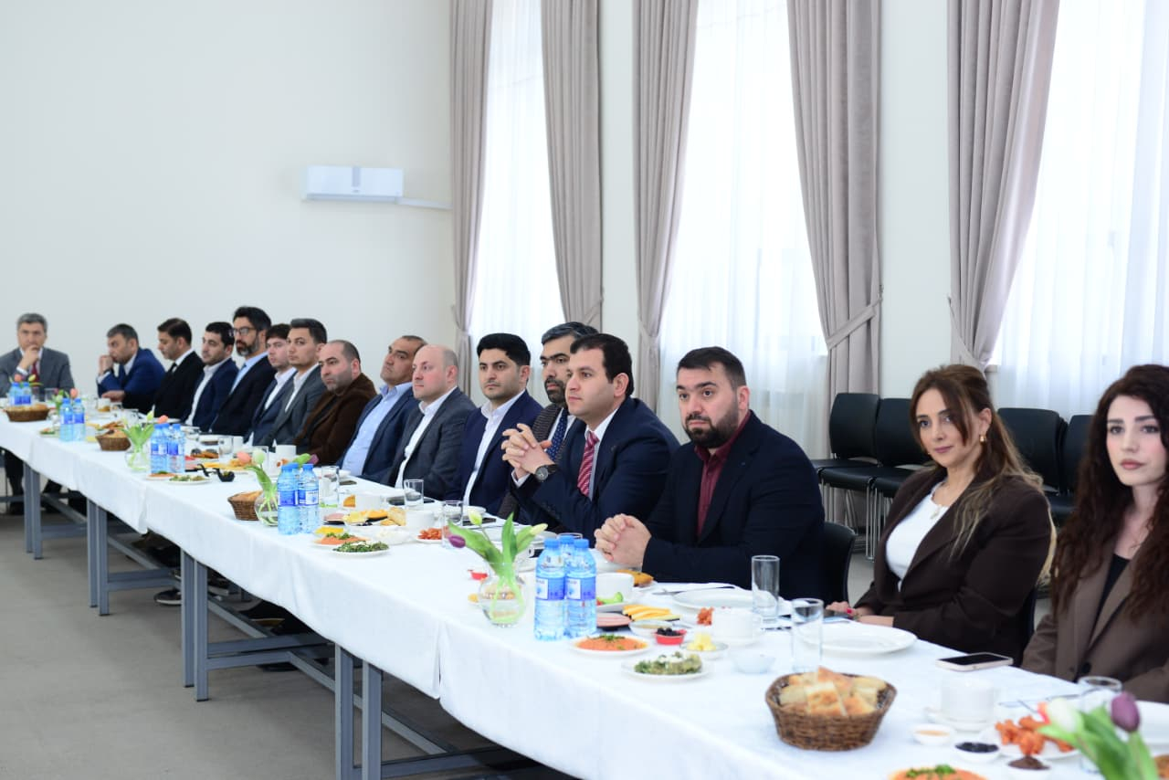 Sənaye və İnnovasiyalar üzrə BDPTM-də sahibkarlarla görüş keçirilib