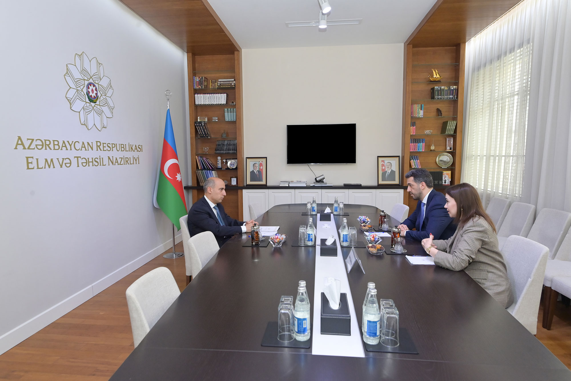 Elm və təhsil naziri “Yüksəliş” müsabiqəsinin qalibləri ilə görüşüb