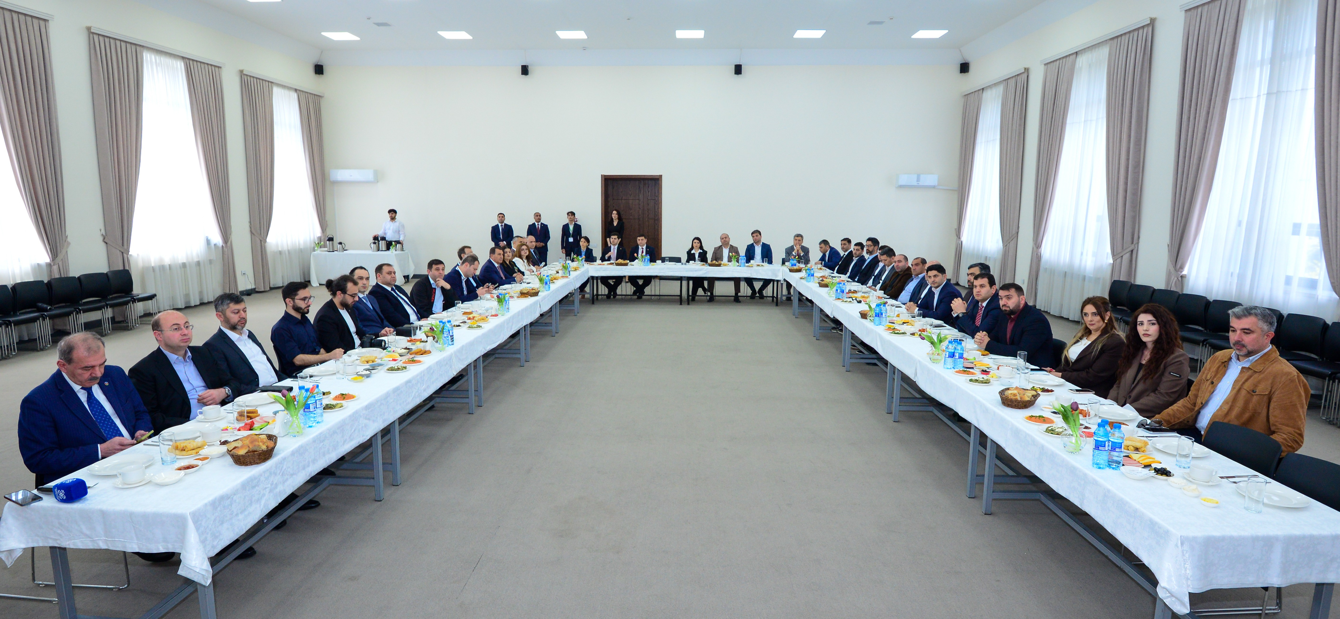 Peşə təhsili və biznes bir arada