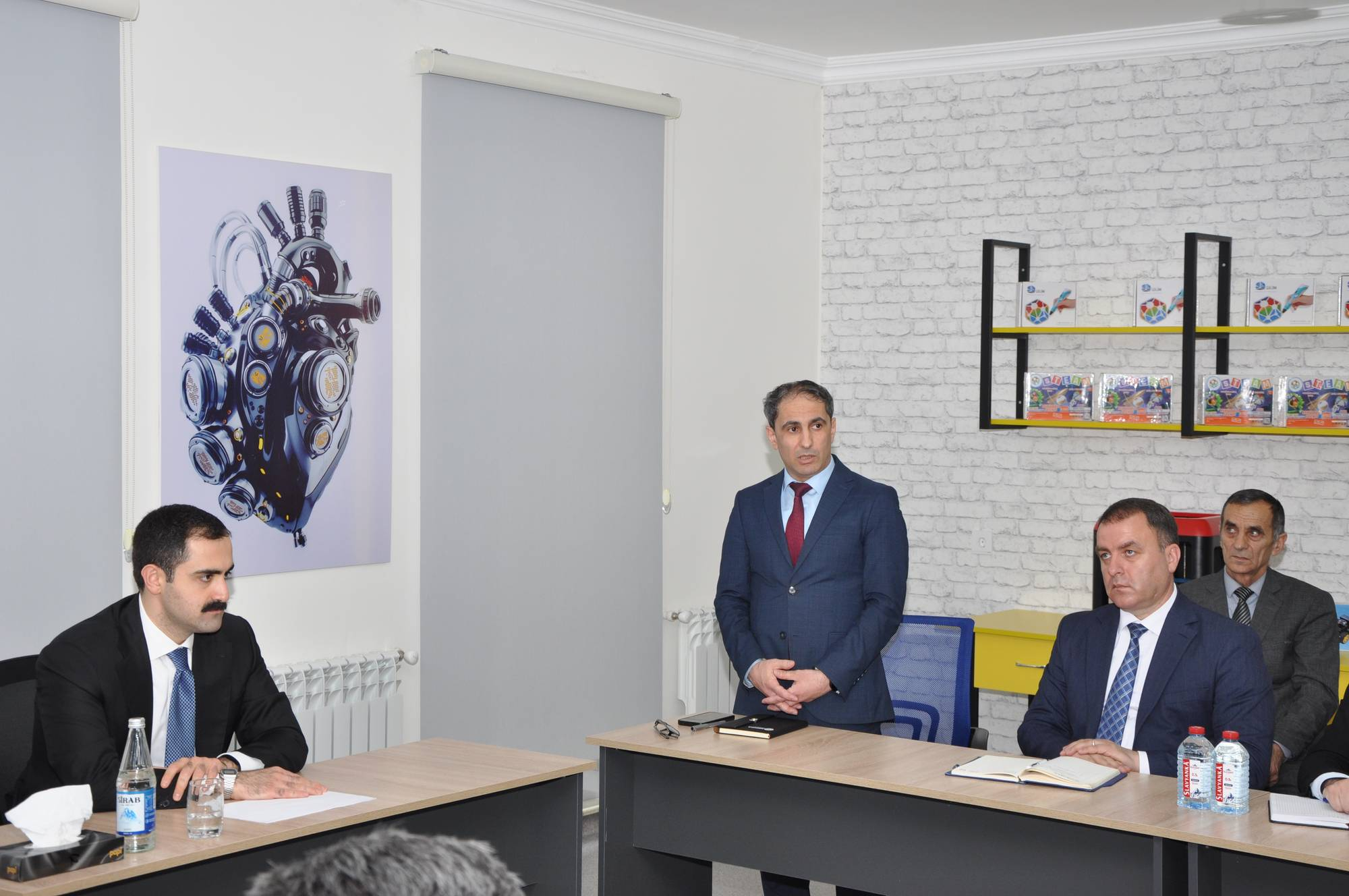 Həsən Həsənli Şamaxıda müəllim və valideynlərlə görüşüb