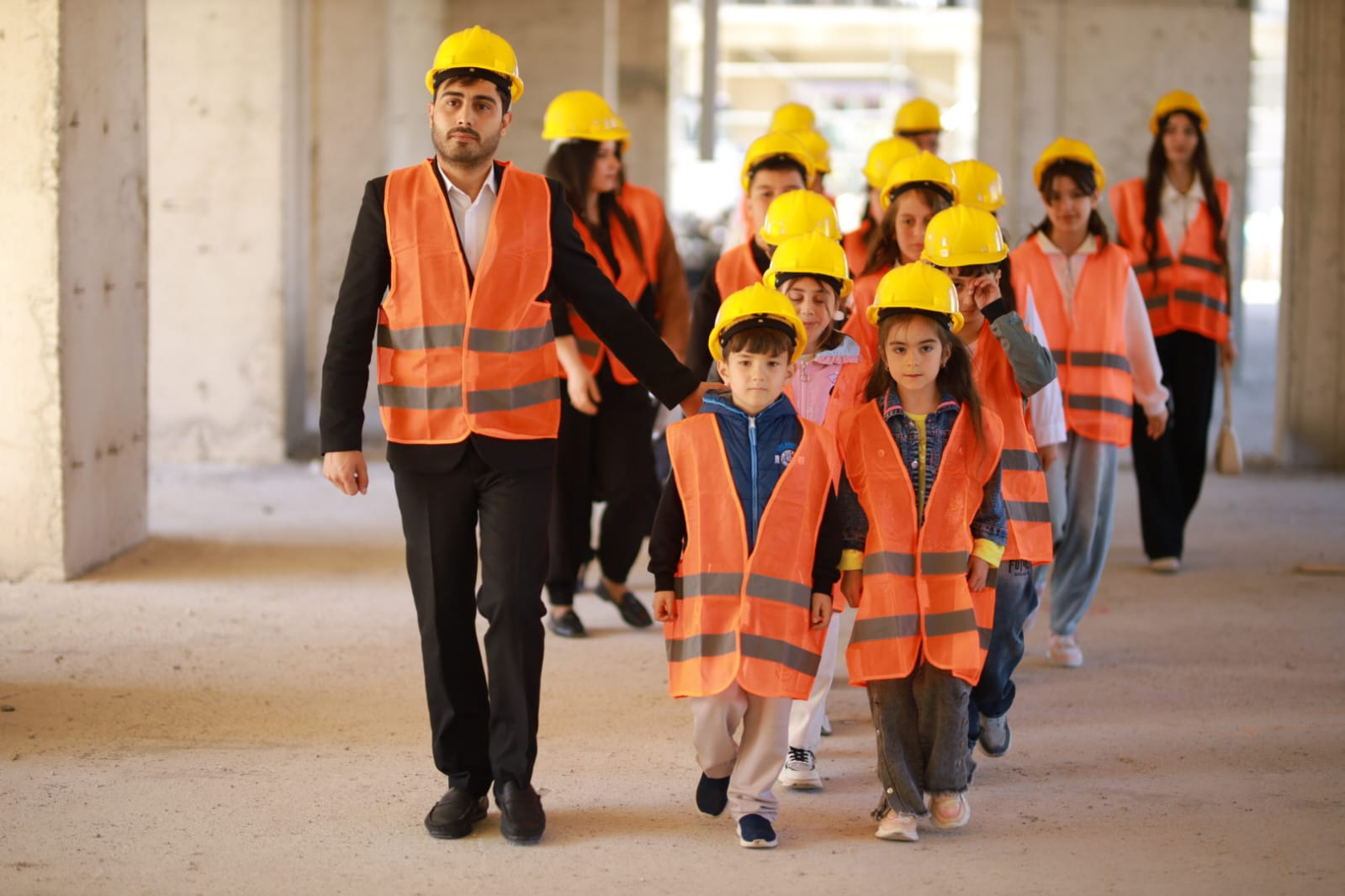 Şagirdlər tikinti meydanında: Memarlığın sirlərini öyrəndilər