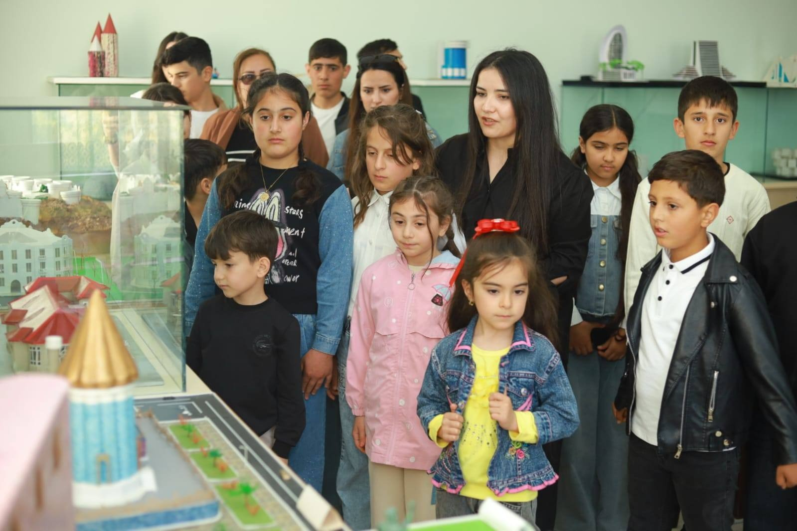 Şagirdlər tikinti meydanında: Memarlığın sirlərini öyrəndilər
