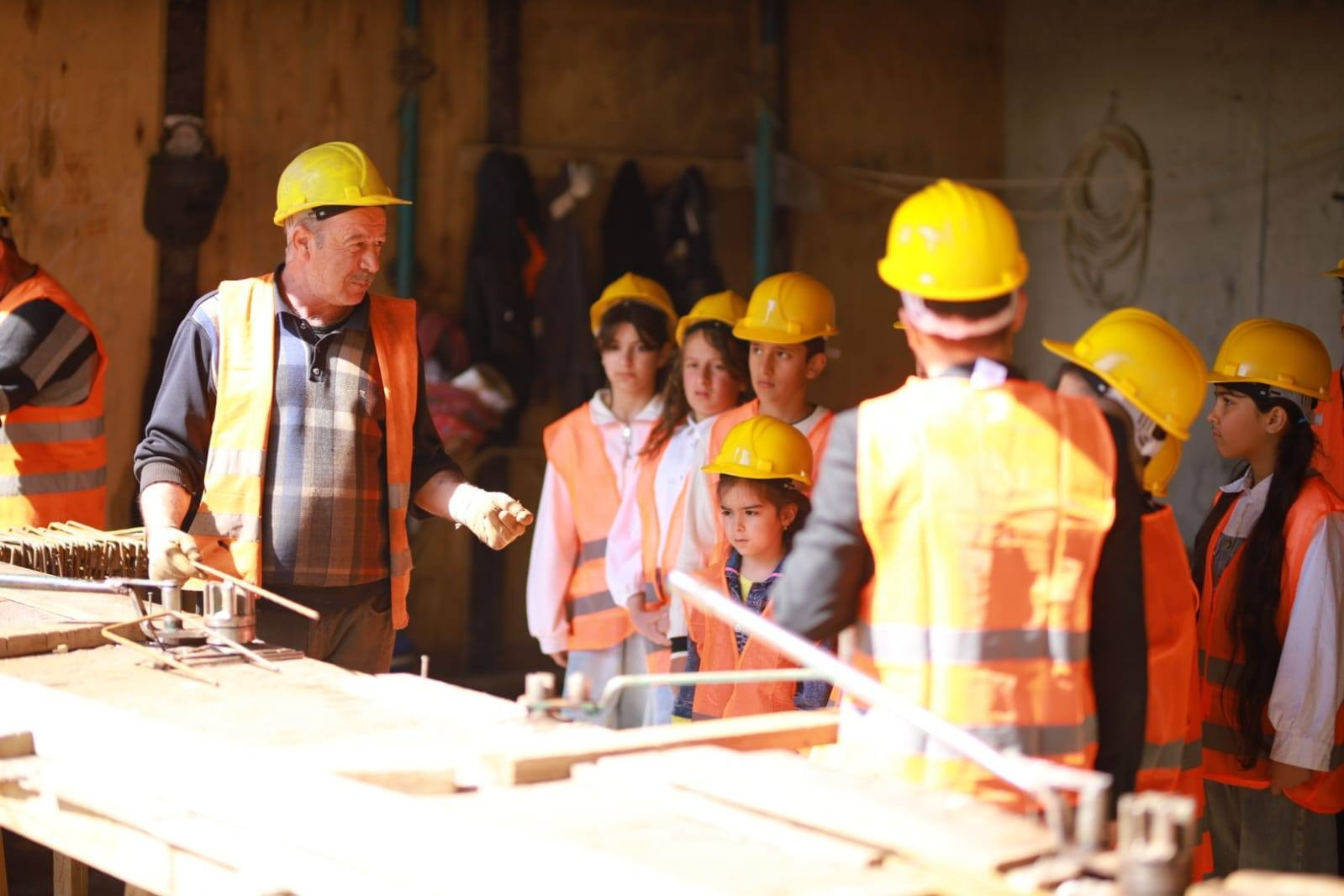 Şagirdlər tikinti meydanında: Memarlığın sirlərini öyrəndilər