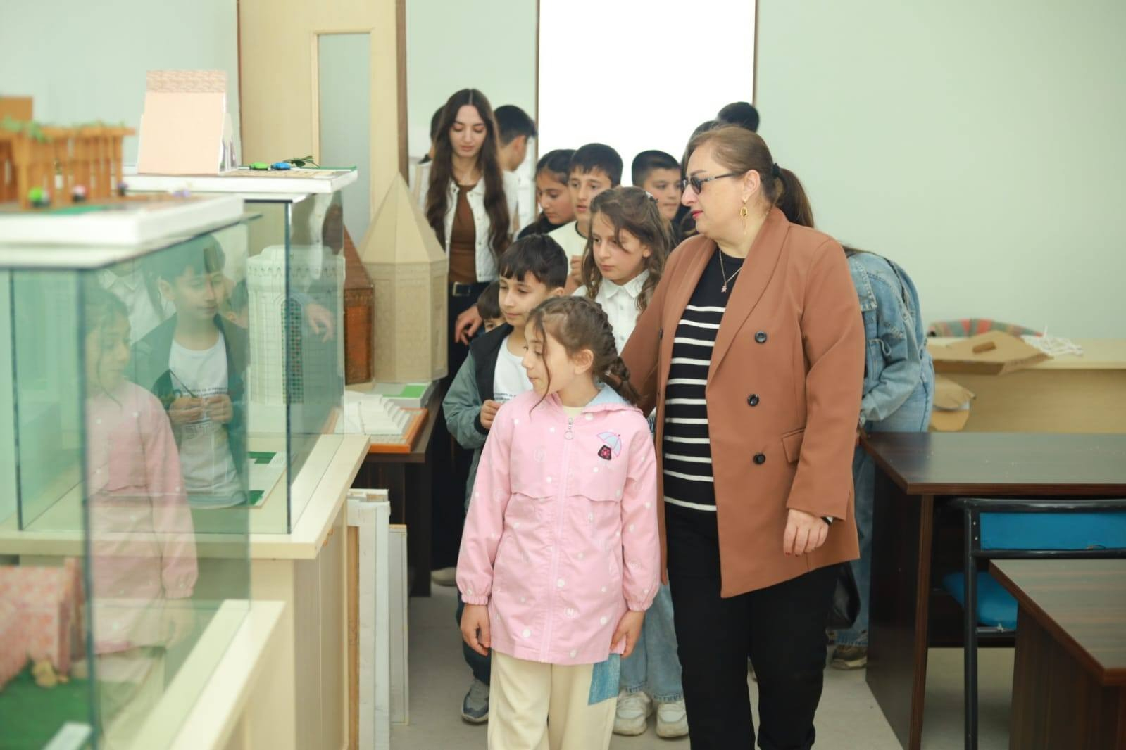 Şagirdlər tikinti meydanında: Memarlığın sirlərini öyrəndilər