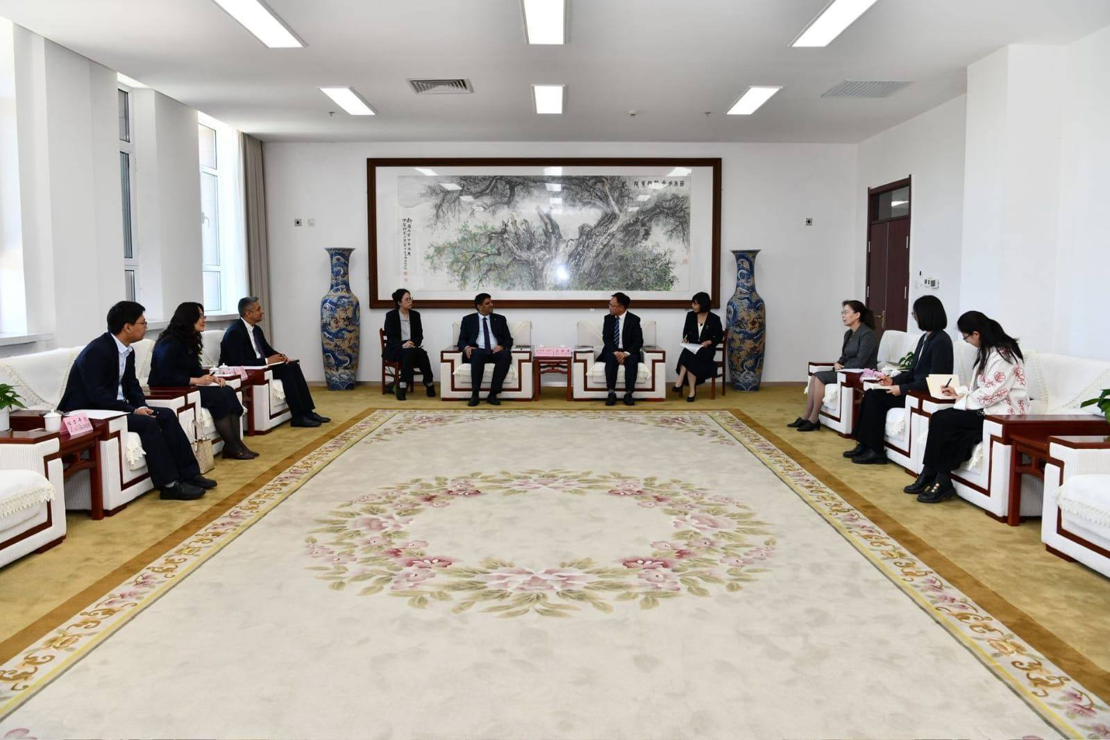 NDU Çin universiteti ilə əməkdaşlığa başlayır