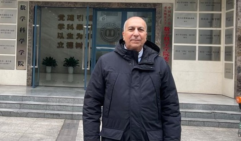 İnsanın formalaşmasında ailə və oxuduğu məktəblər böyük rol oynayır