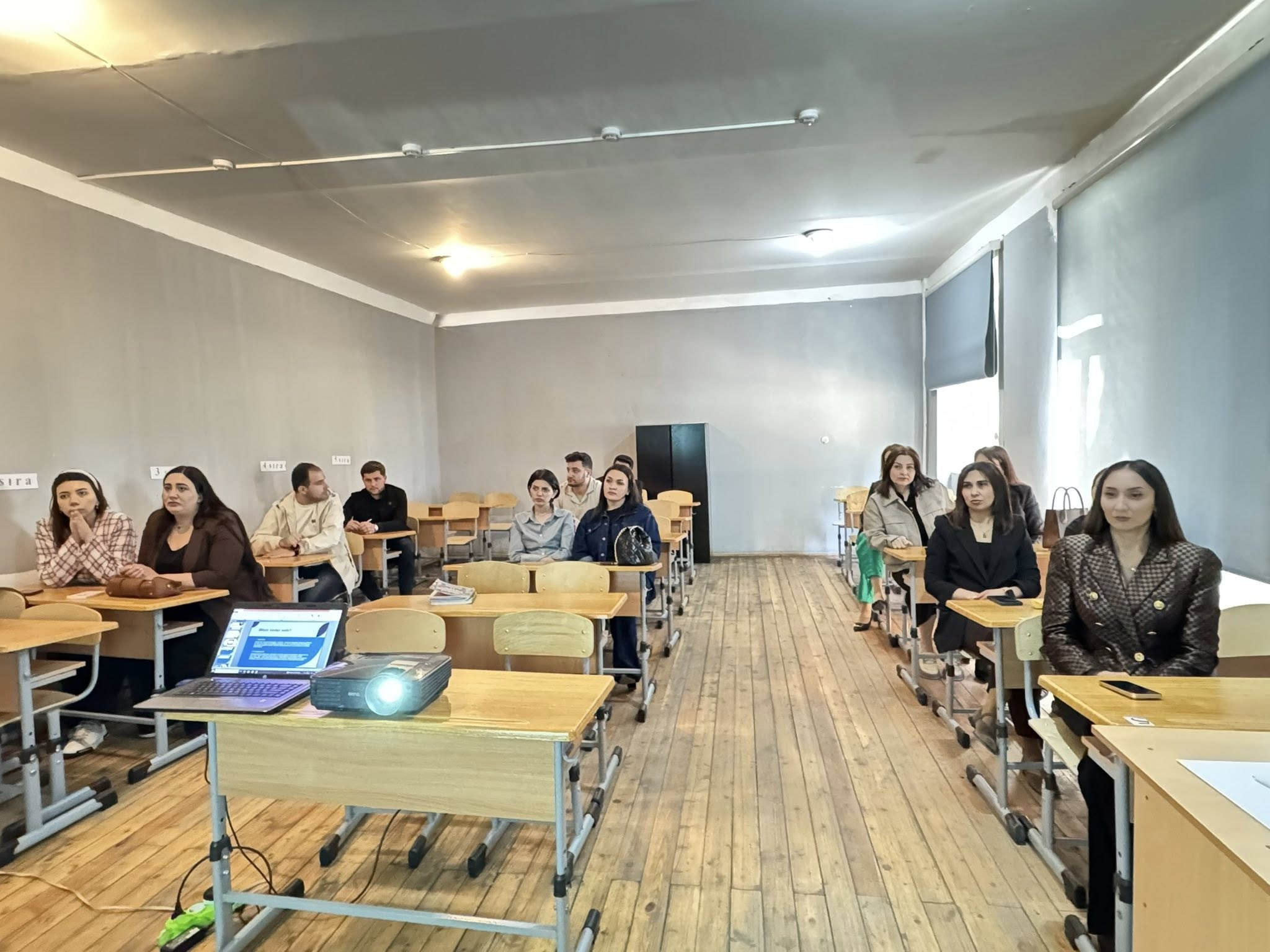 Ağdaş Dövlət Humanitar Kollecində müəllimlər üçün maarifləndirici təlim keçirilib