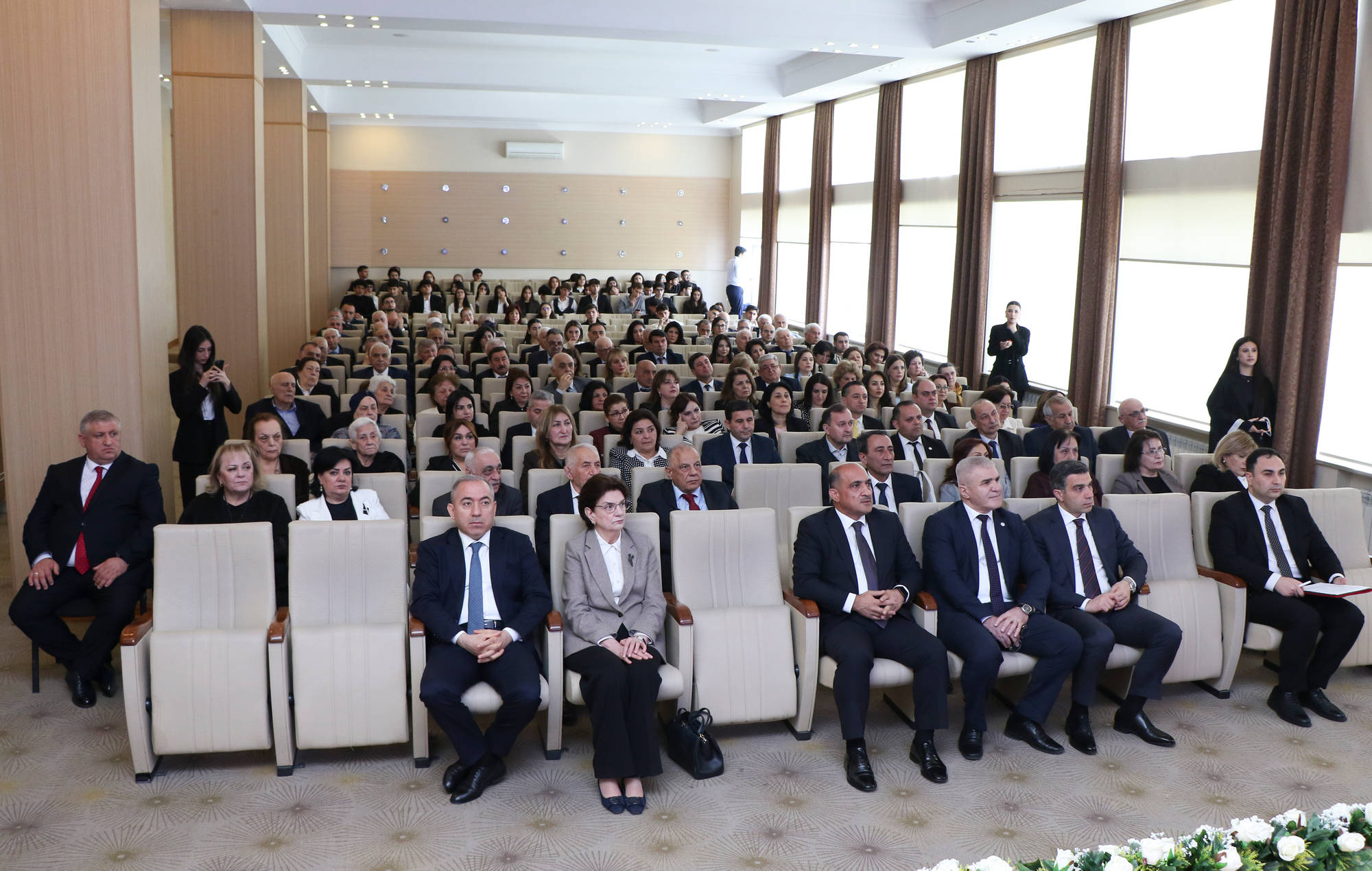 İdris İsayev AzMİU-nun 50 illik yubileyi münasibətilə təltifetmə mərasimində iştirak edib