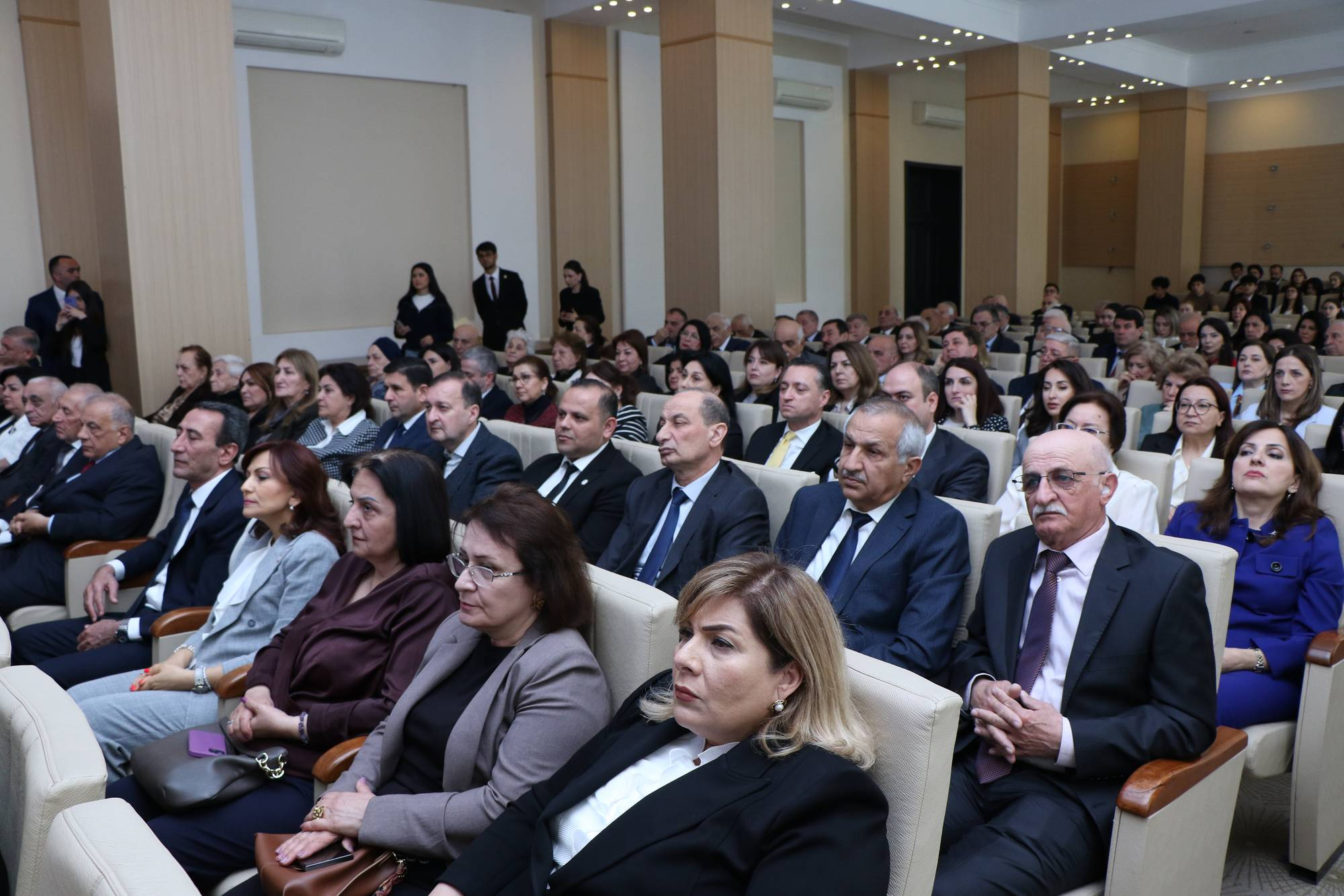 İdris İsayev AzMİU-nun 50 illik yubileyi münasibətilə təltifetmə mərasimində iştirak edib