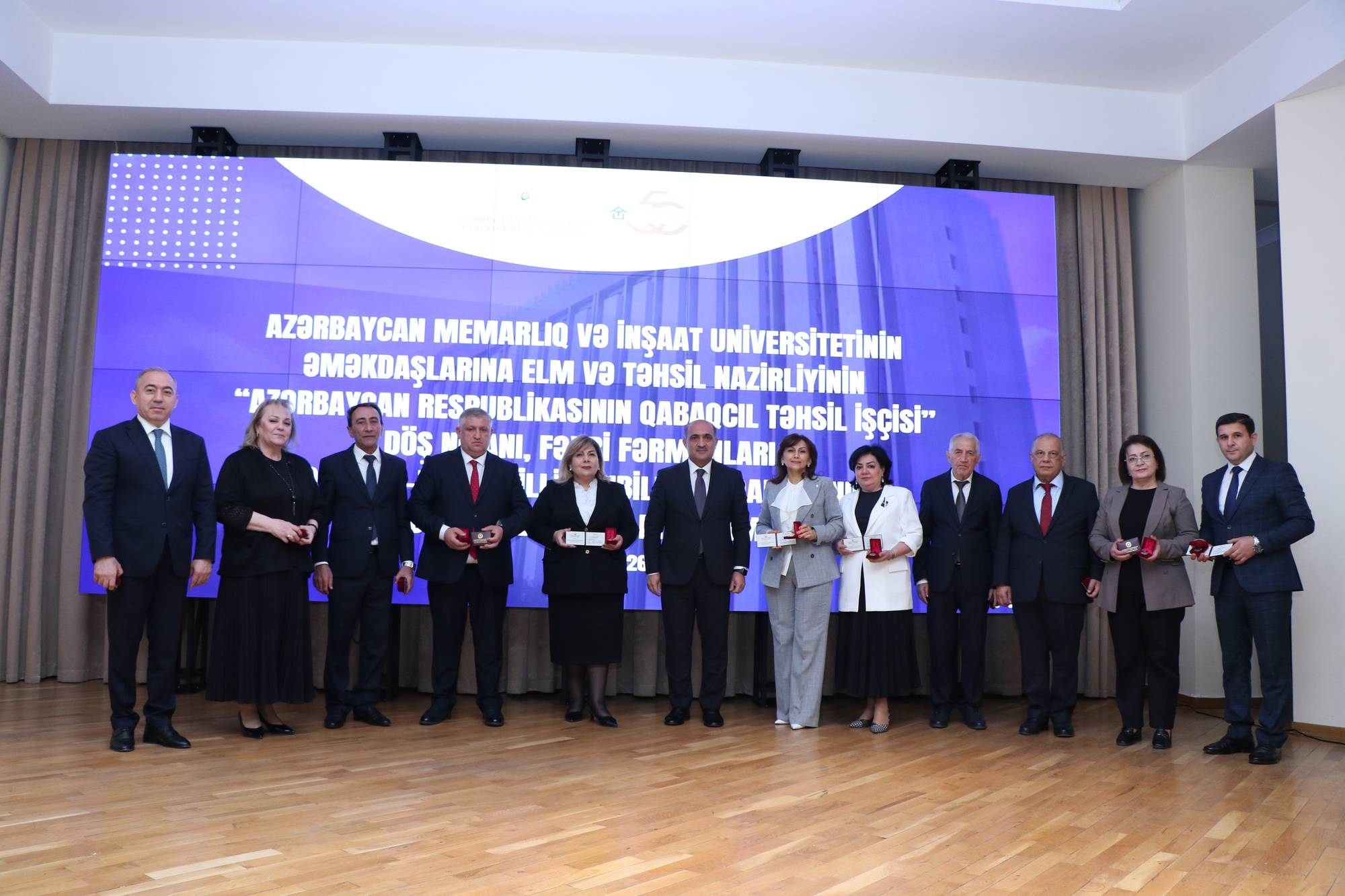 İdris İsayev AzMİU-nun 50 illik yubileyi münasibətilə təltifetmə mərasimində iştirak edib