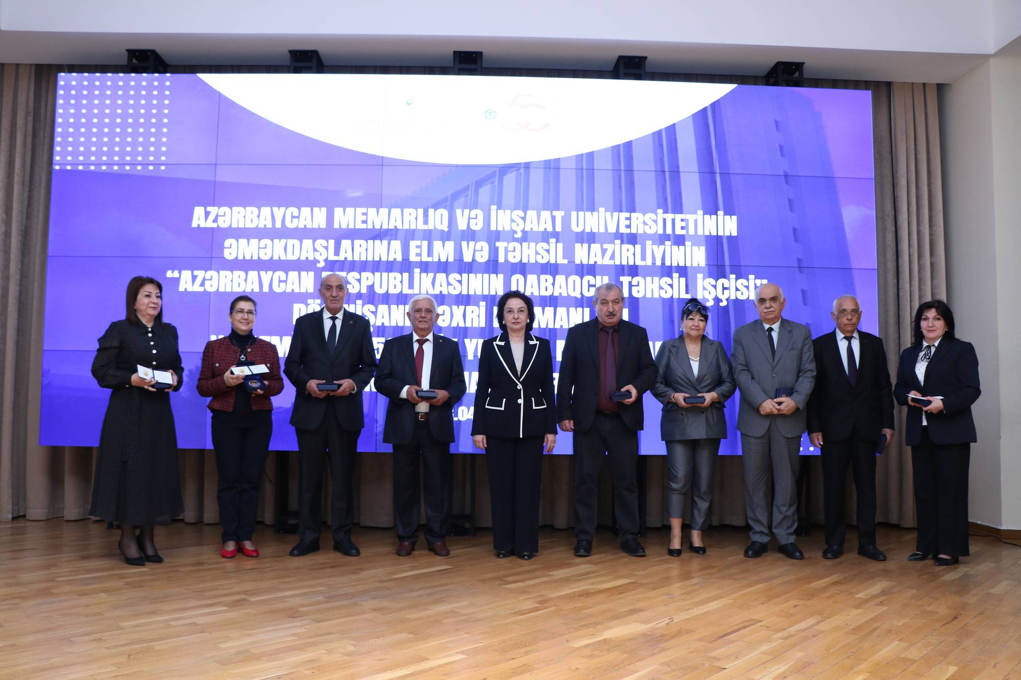 İdris İsayev AzMİU-nun 50 illik yubileyi münasibətilə təltifetmə mərasimində iştirak edib