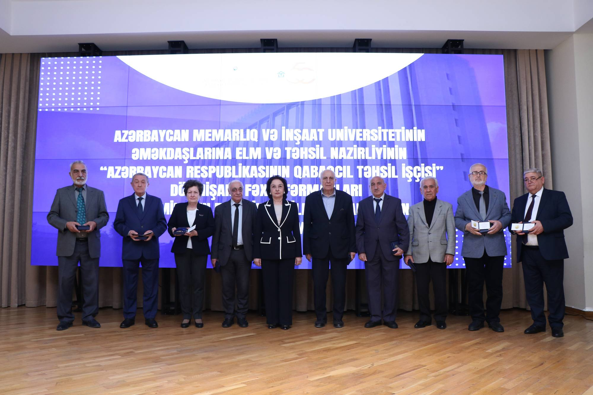 İdris İsayev AzMİU-nun 50 illik yubileyi münasibətilə təltifetmə mərasimində iştirak edib