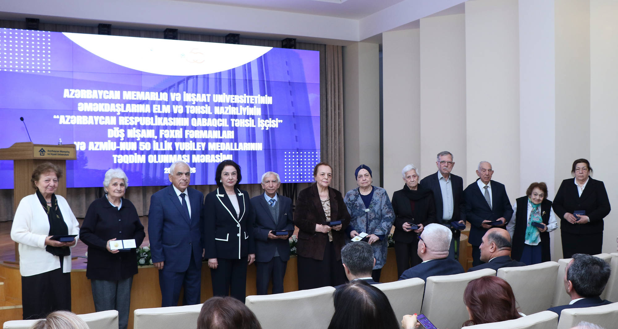 İdris İsayev AzMİU-nun 50 illik yubileyi münasibətilə təltifetmə mərasimində iştirak edib