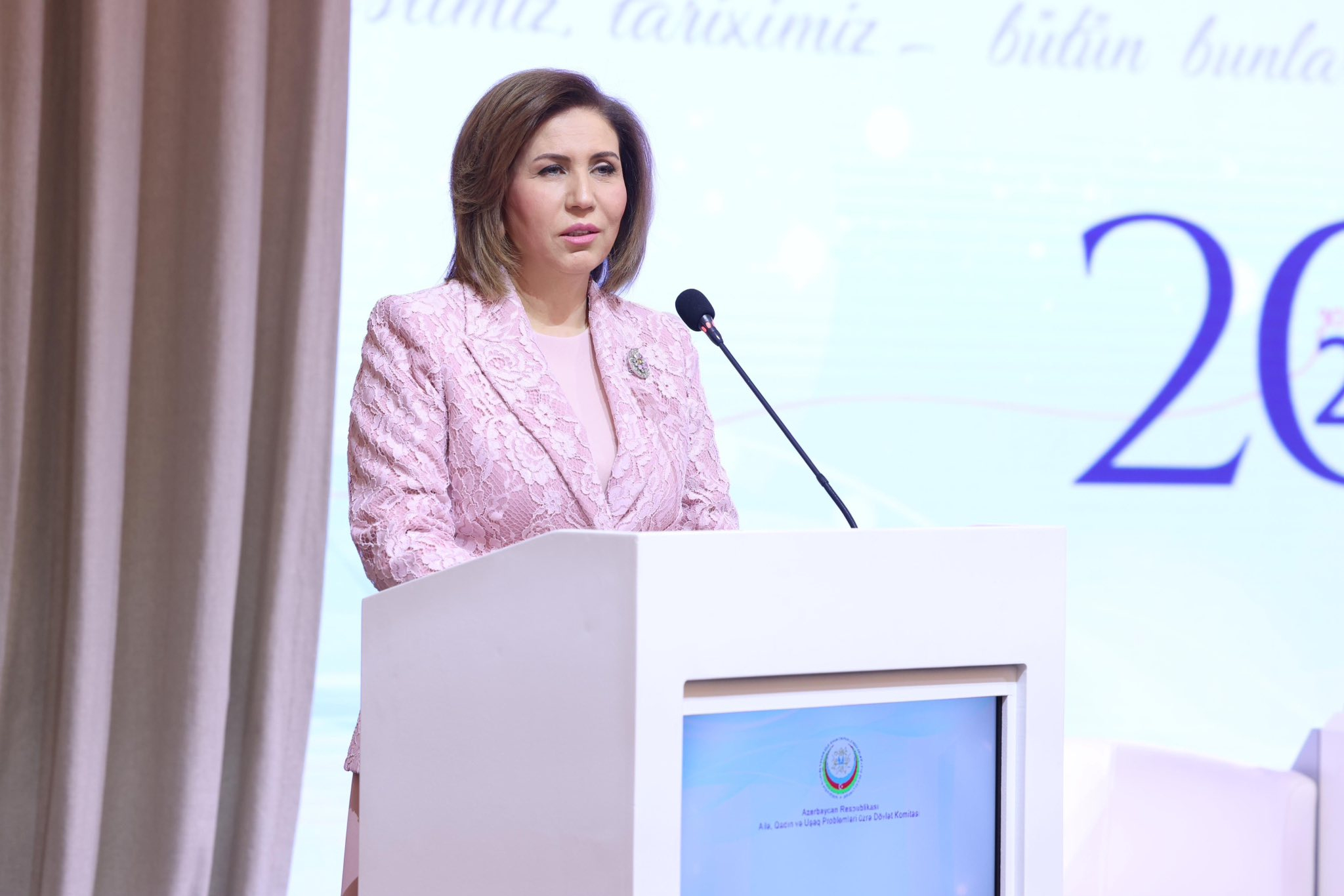 “Dayanıqlı inkişaf: ailə, qadın və uşaq siyasəti” mövzusunda konfrans keçirilib