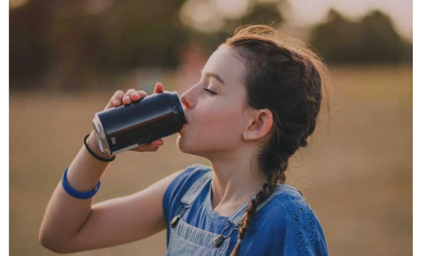 “Sağlam məktəbli”: Enerji içkiləri məktəbli orqanizminin qaldıracağı yük deyil    