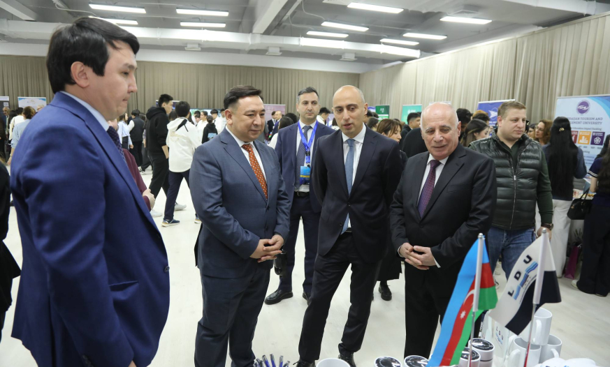 Emin Əmrullayev Qazaxıstanda “Study in Azerbaijan” beynəlxalq təhsil sərgisi ilə tanış olub