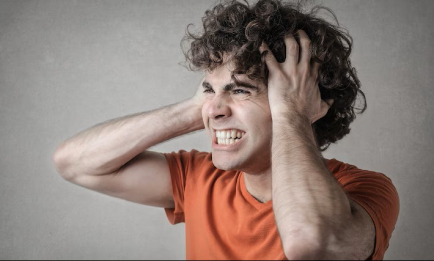 Tez-tez əsəbiləşən yeniyetmələri hansı risklər gözləyir?