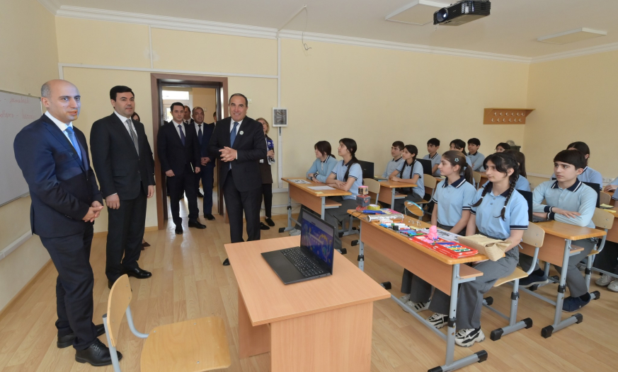 Emin Əmrullayev Xaçmazda tədris prosesi ilə tanış olub