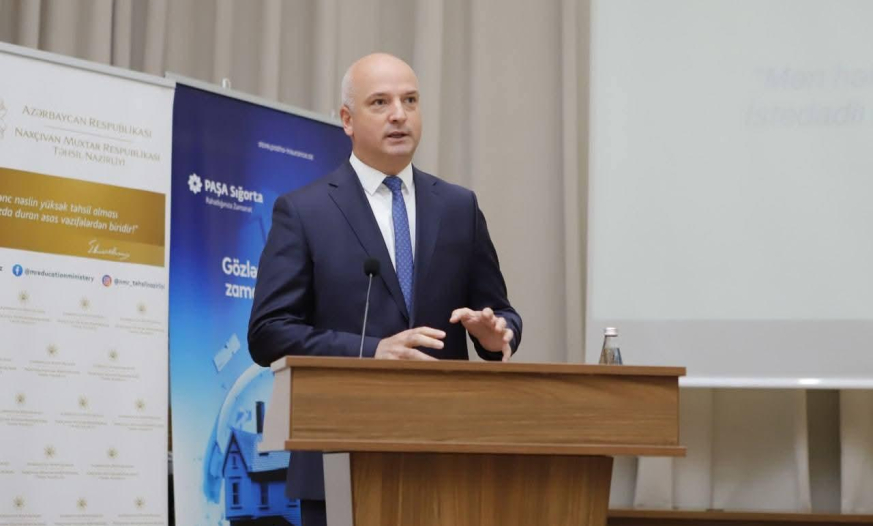 Naxçıvanda məktəblərə 4300 kompüter veriləcək