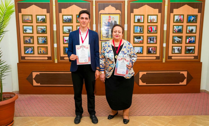 NDU-nun tələbəsi beynəlxalq müsabiqədə qızıl medal qazanıb