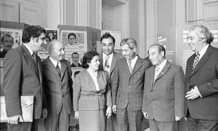 Mir Cəlal Paşayev oğluna aldığı evi mənə verdi