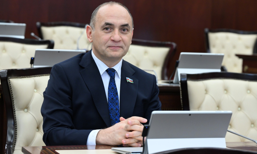 Deputat: Əsas məqsəd məktəb mühitində geyim mədəniyyətinin formalaşmasıdır