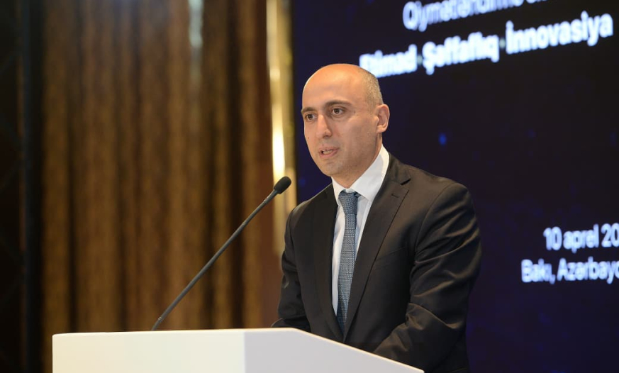Emin Əmrullayev: Təhsilin mərkəzində uşaq dayanmalıdır