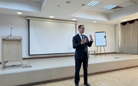 “Təhsil liderləri üçün Mini MBA Proqramı” çərçivəsində ustad dərsi keçirilib