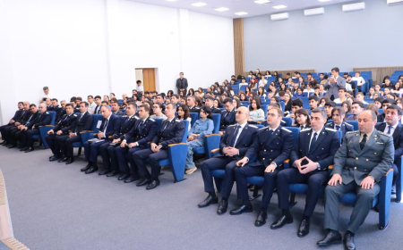 Baş prokuror Qarabağ Universitetinin tələbələri ilə görüşüb