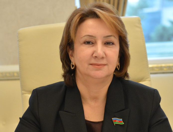 Mehriban Vəliyeva: İnternet aludəçisi olan şagirdlərdə oxu vərdişləri zəifləyir, yaddaş korlanır
