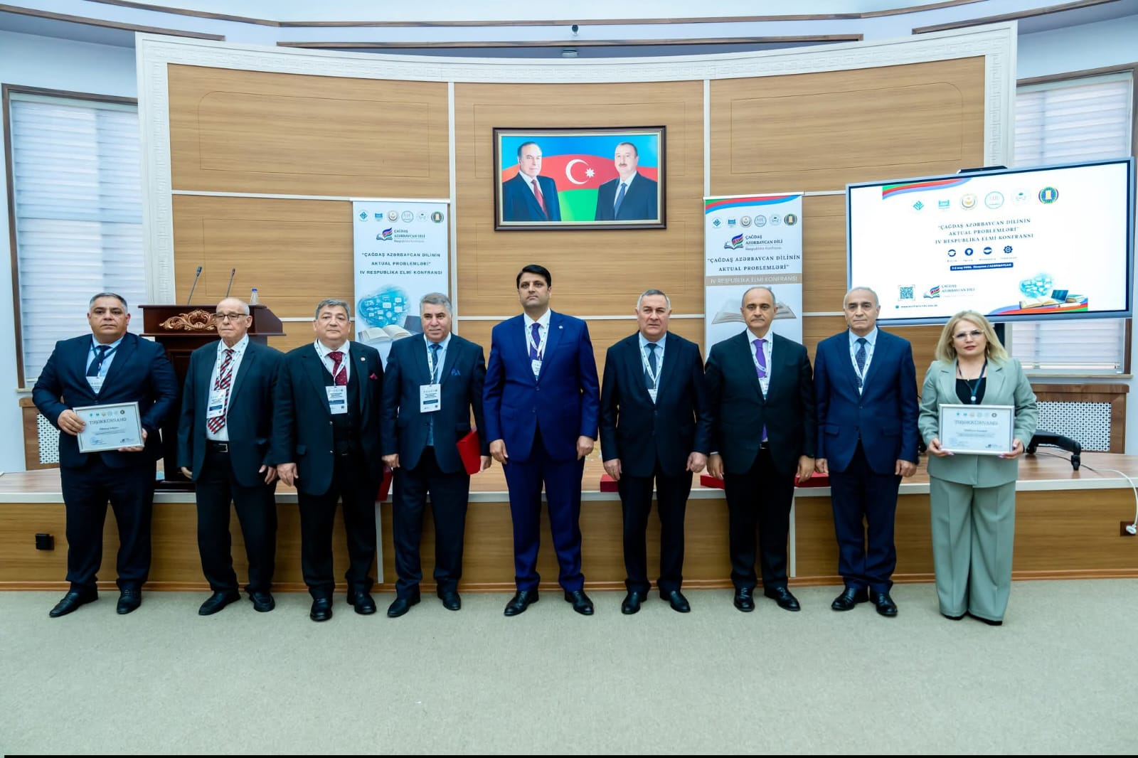 “Çağdaş Azərbaycan dilinin aktual problemləri” elmi konfransda müzakirə edilib