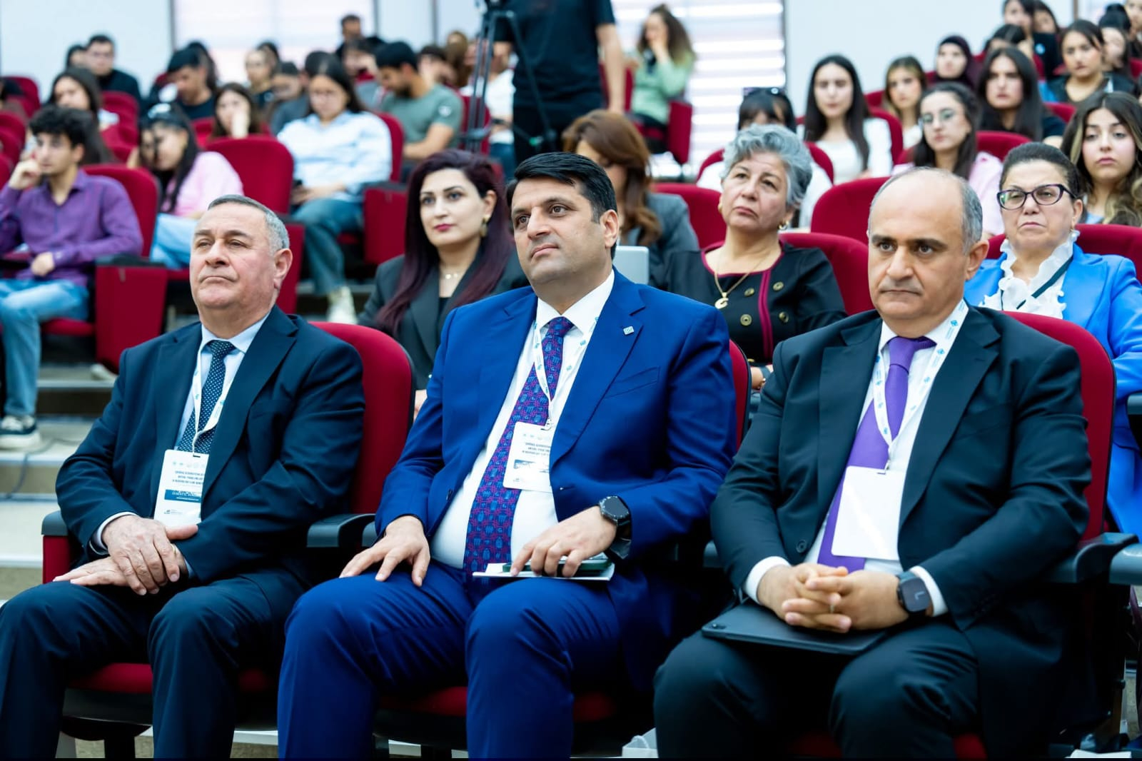 “Çağdaş Azərbaycan dilinin aktual problemləri” elmi konfransda müzakirə edilib