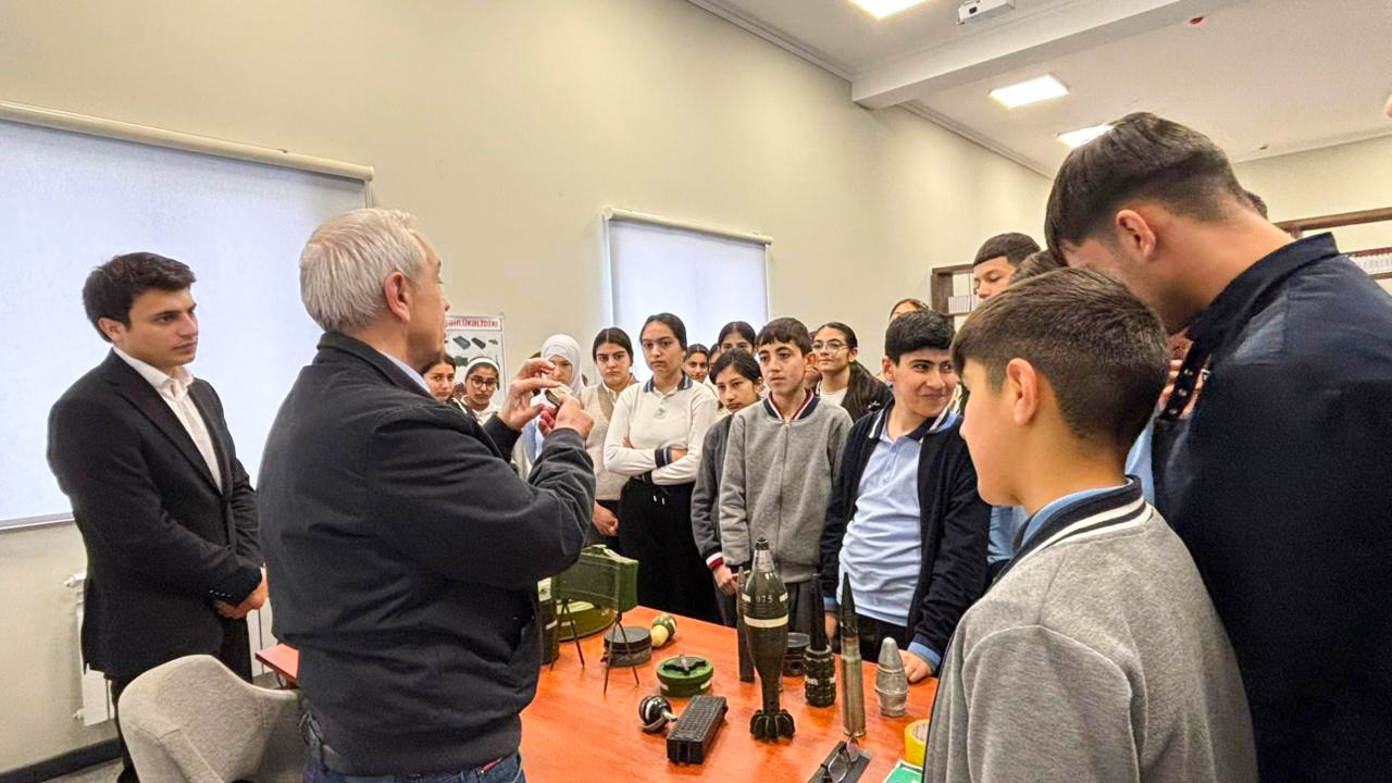 Məktəblərdə mina təhlükəsi ilə bağlı maarifləndirici görüşlər keçirilib