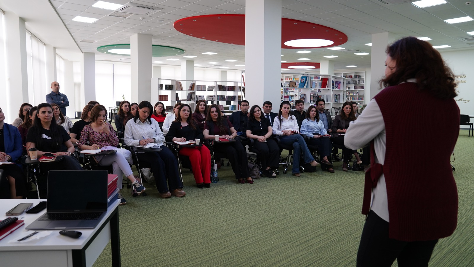 Təhsil Liderləri üçün mini MBA proqramı uğurla davam edir