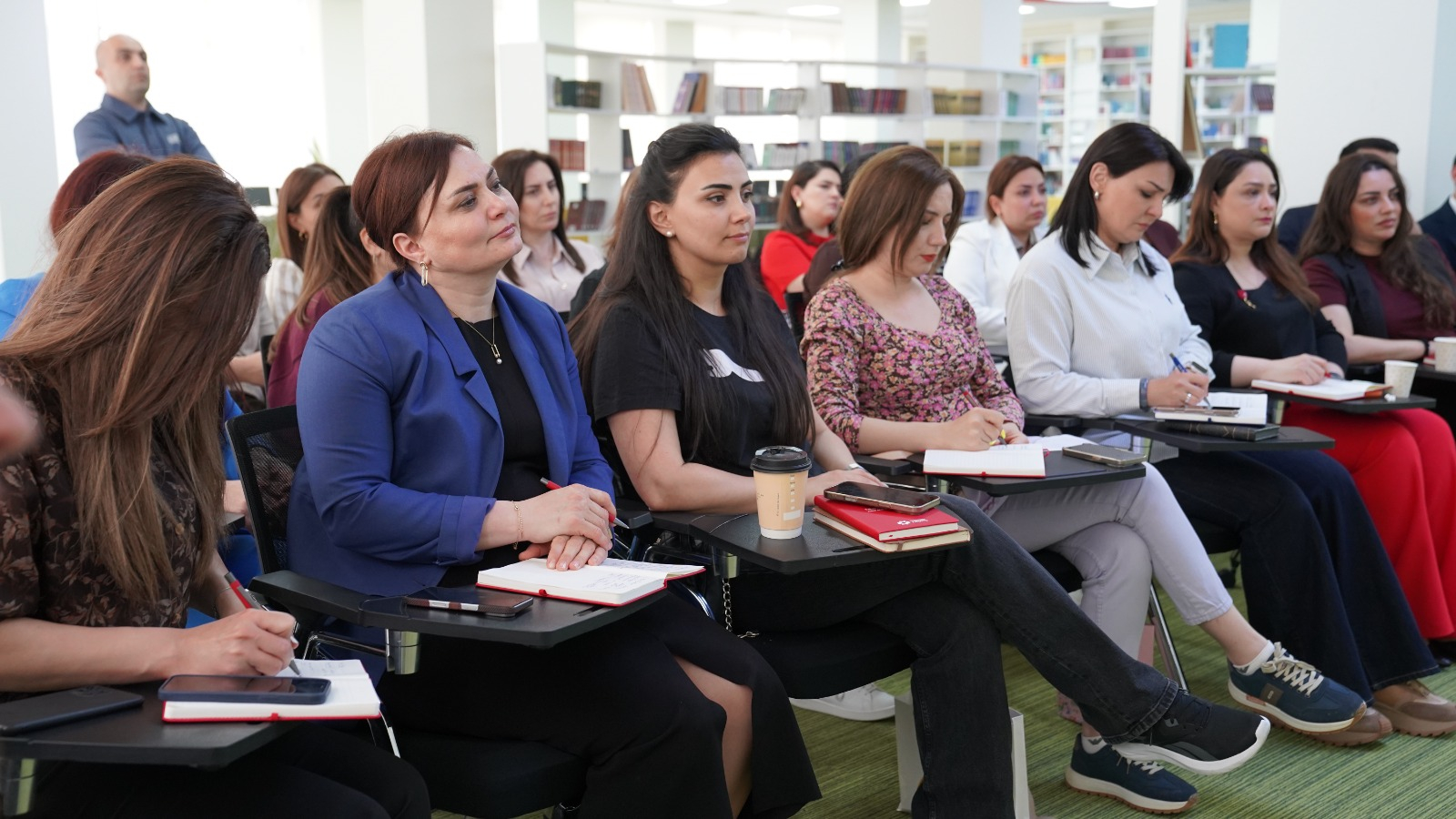 Təhsil Liderləri üçün mini MBA proqramı uğurla davam edir