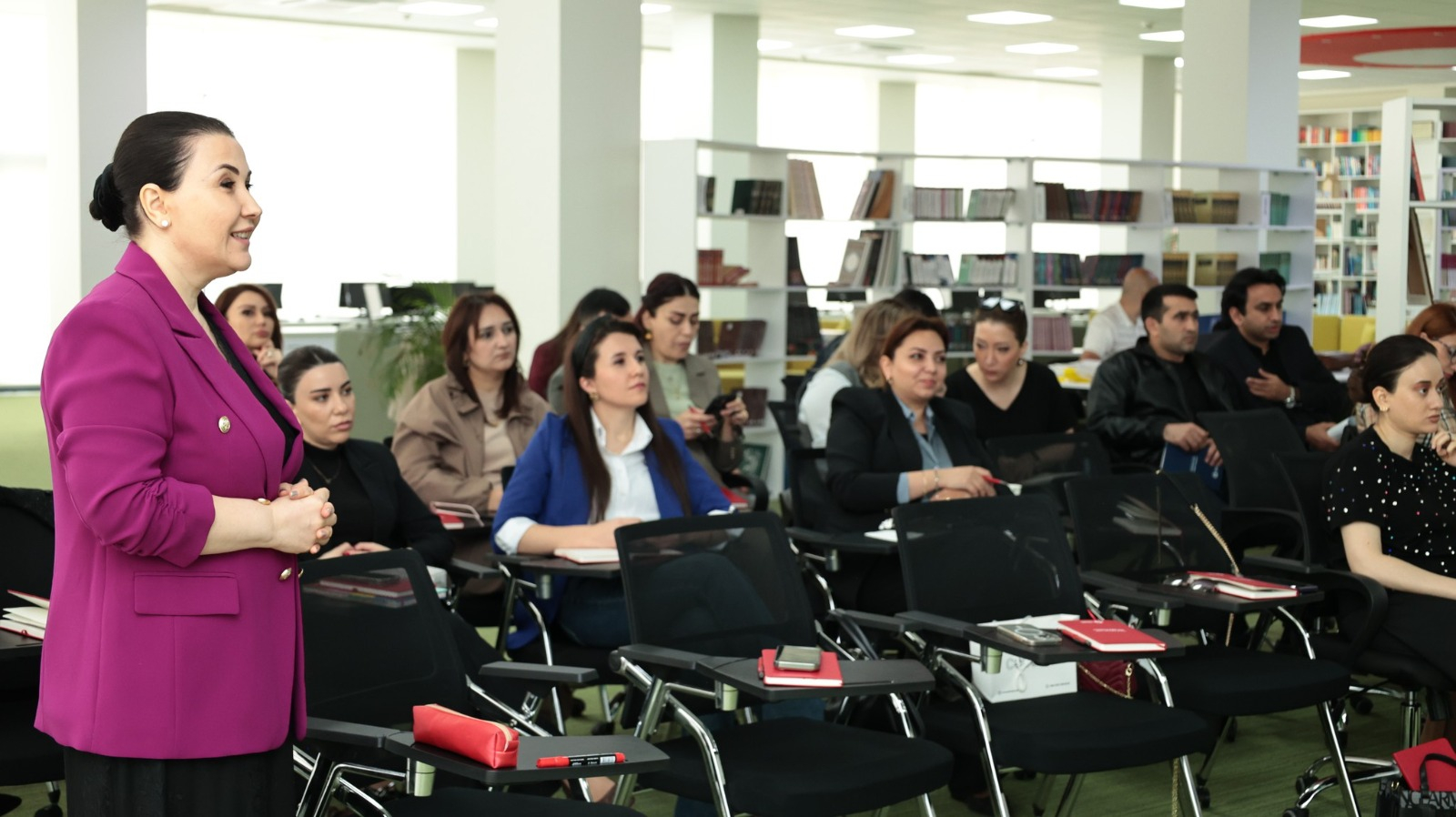 Təhsil Liderləri üçün mini MBA proqramı uğurla davam edir