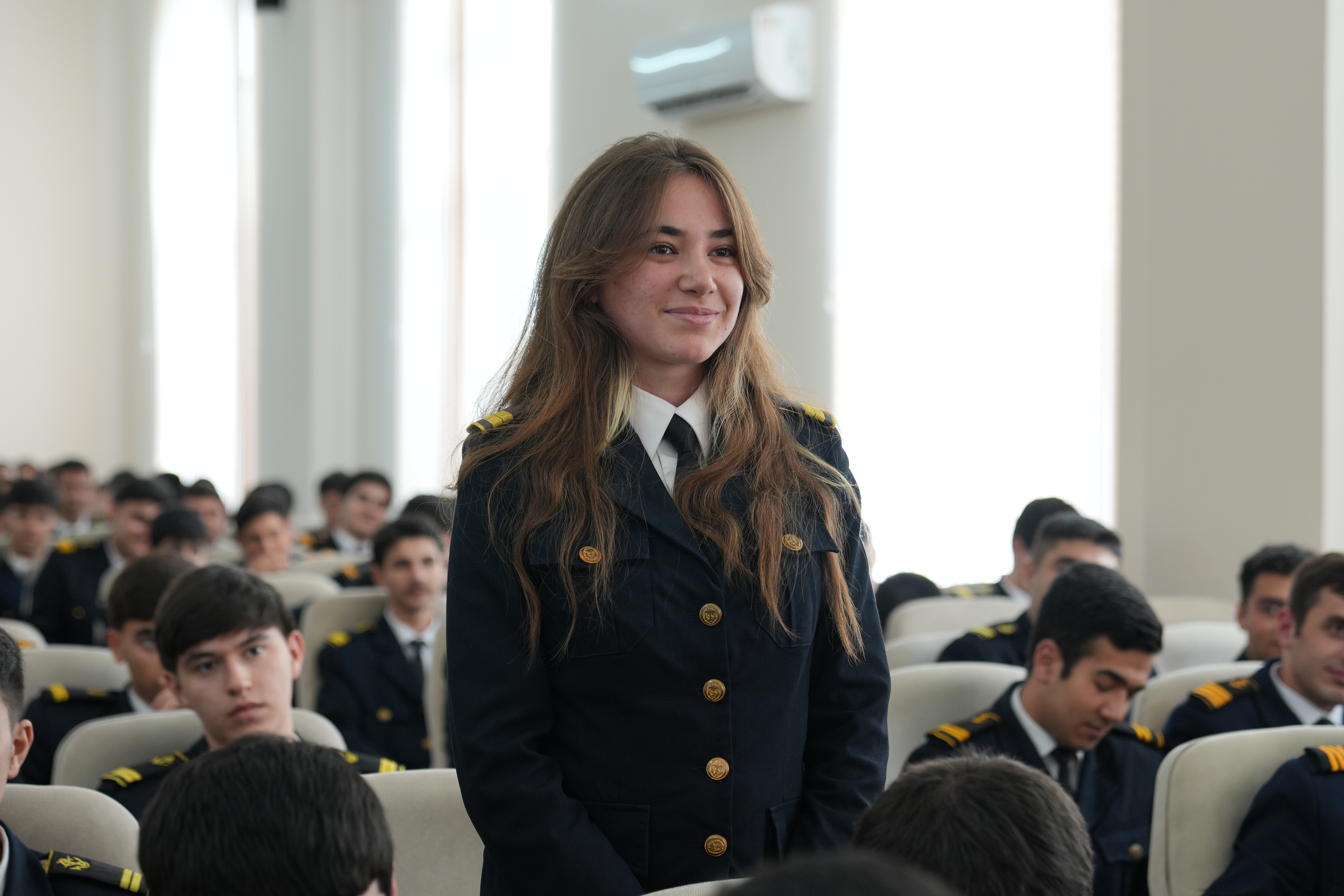 Firudin Qurbanov gələcəyin dənizçiləri ilə görüşüb