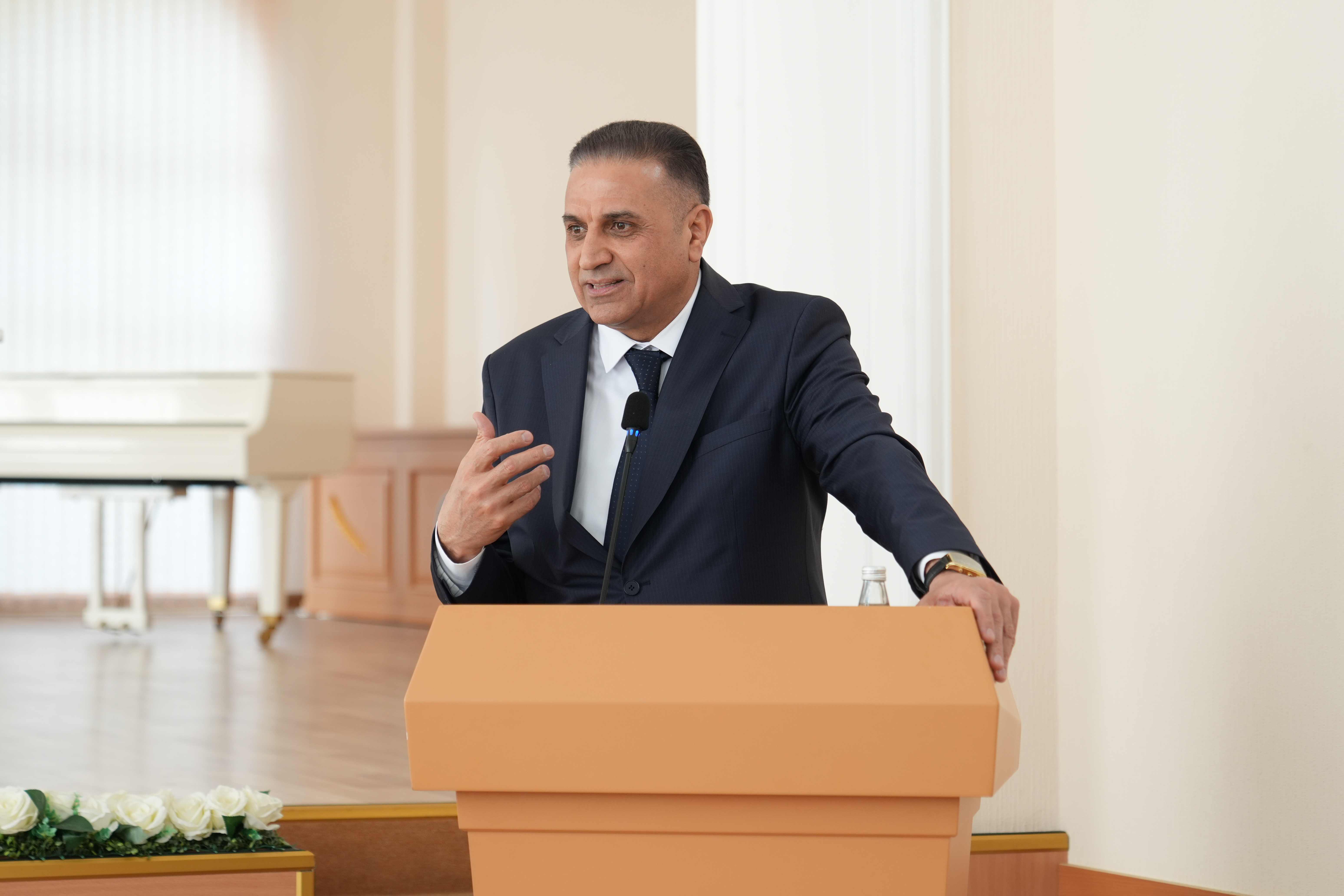Firudin Qurbanov gələcəyin dənizçiləri ilə görüşüb