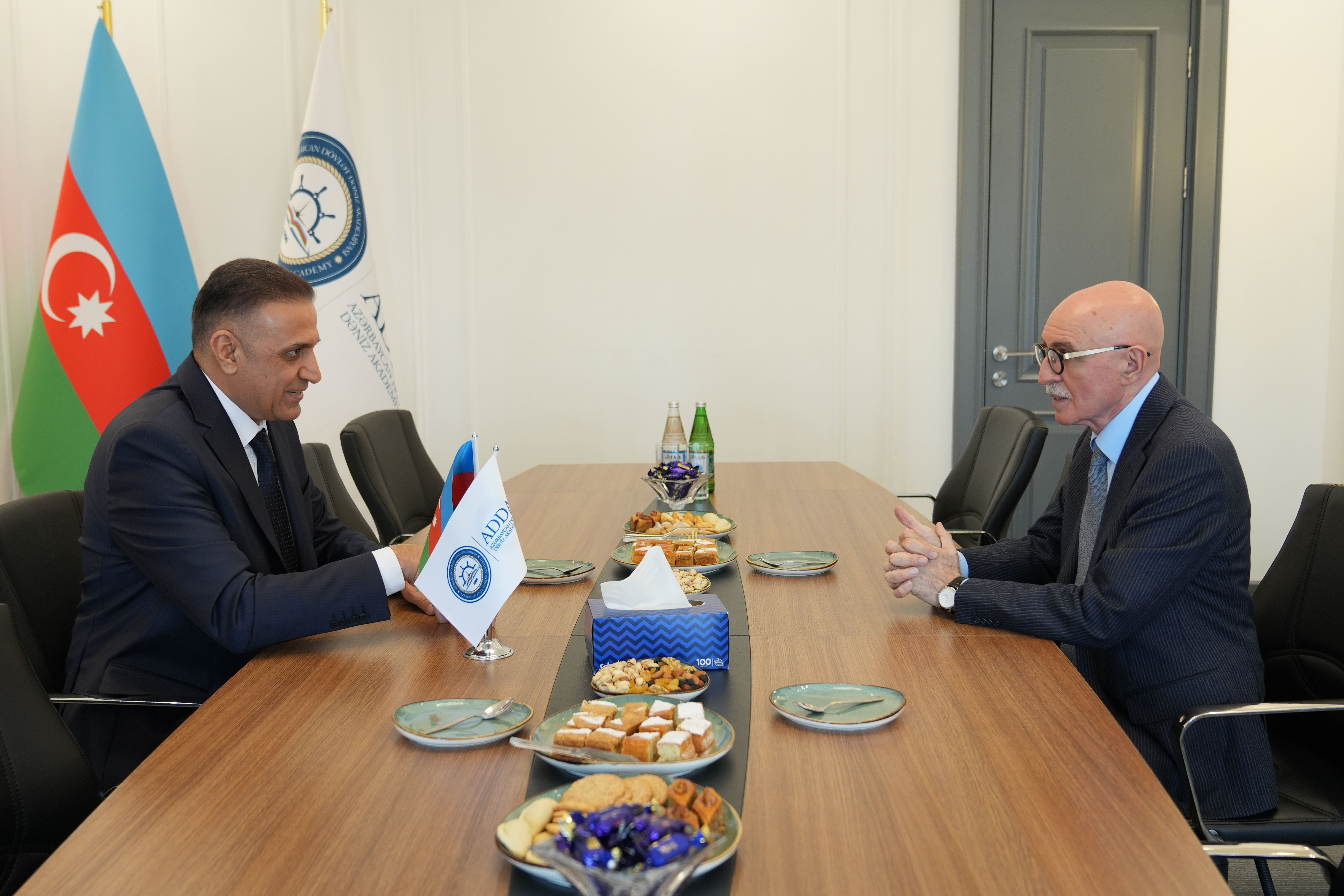 Firudin Qurbanov gələcəyin dənizçiləri ilə görüşüb