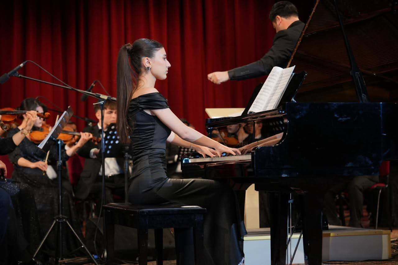 Naxçıvan Musiqi Kollecinin tələbəsi solo konsert verib