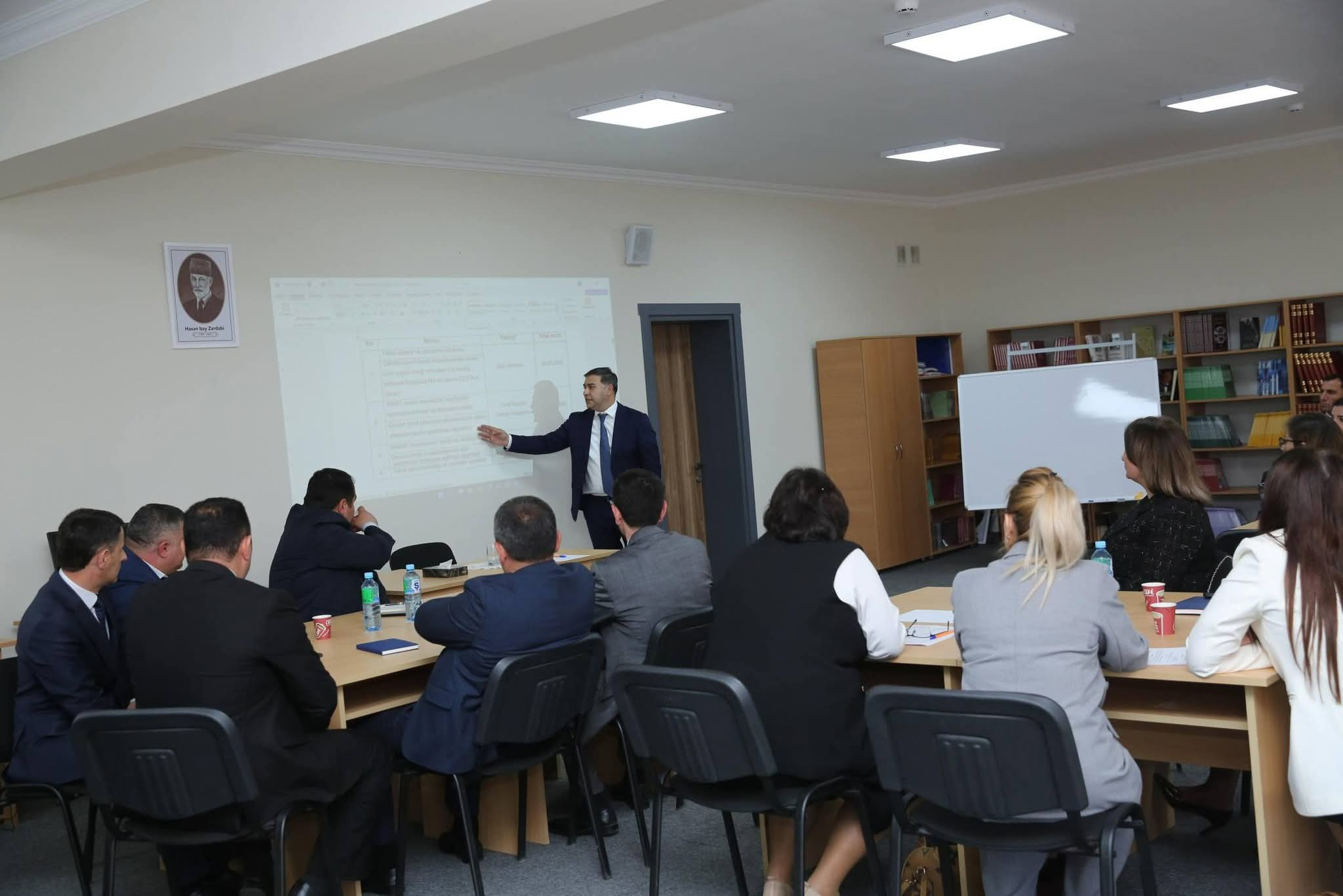 Yeni təyin olunan məktəb direktorları üçün adaptasiya proqramı başlayıb