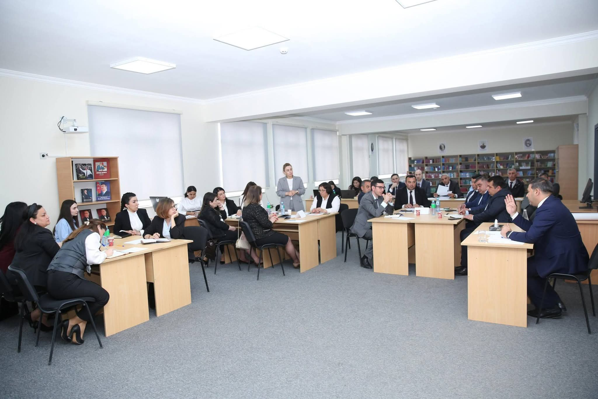 Yeni təyin olunan məktəb direktorları üçün adaptasiya proqramı başlayıb