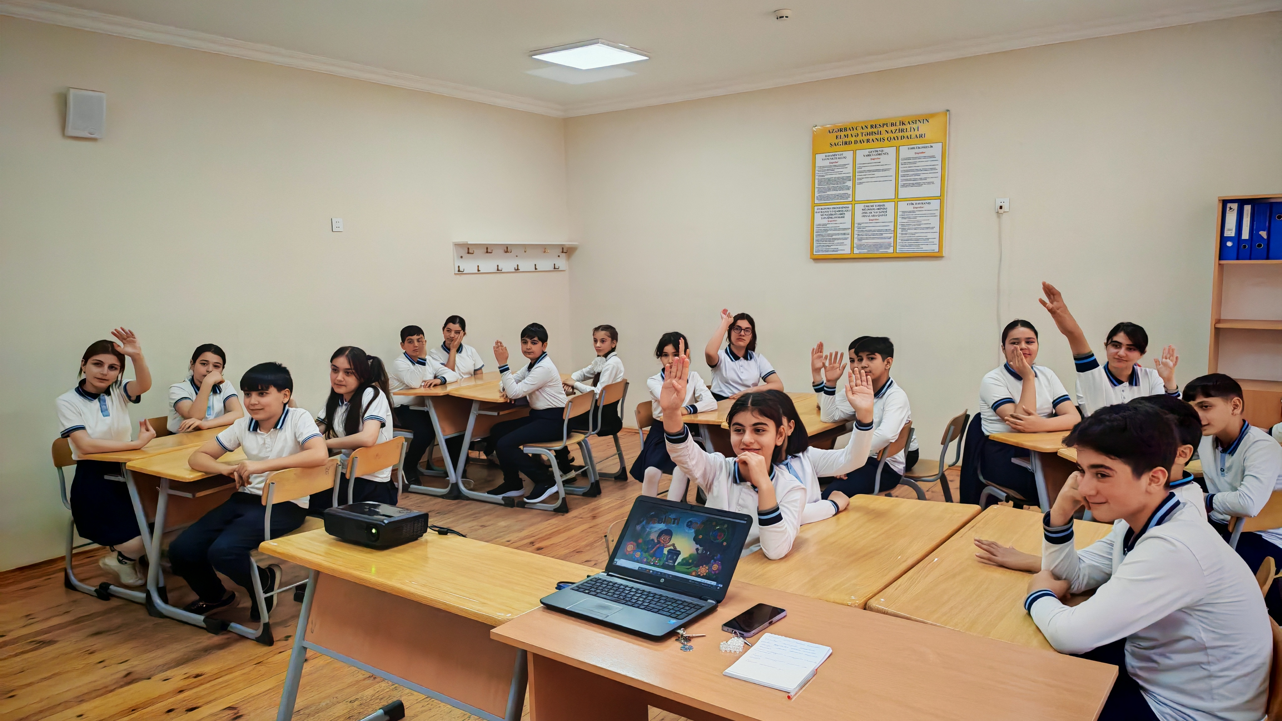 “Məktəbdənkənar fəaliyyətlərlə inteqrativ təhsil” layihəsi çərçivəsində təlimlər keçirilib