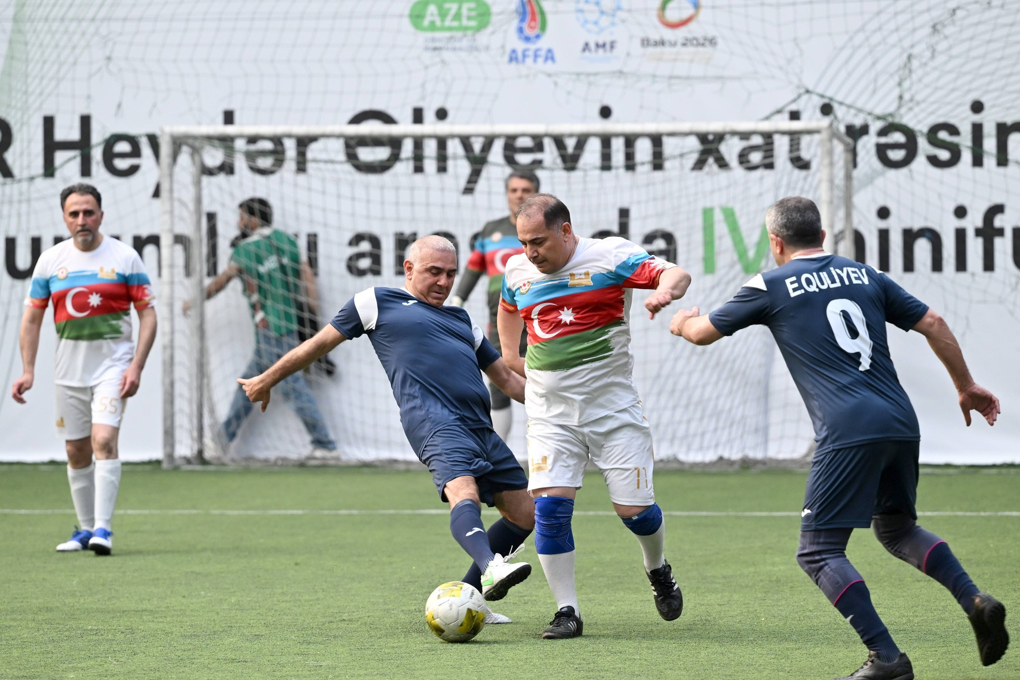 Hökumət və parlament nümayəndələri futbol oynadılar