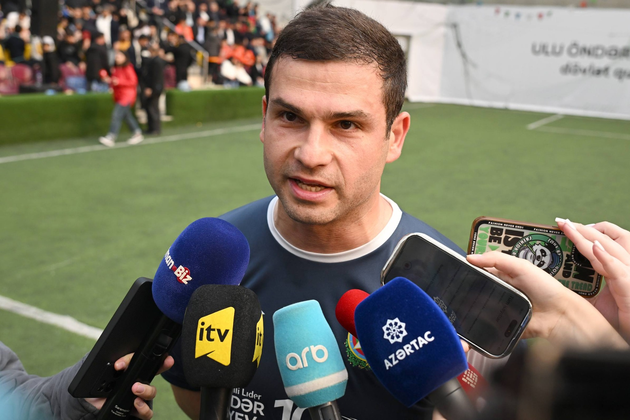 Hökumət və parlament nümayəndələri futbol oynadılar