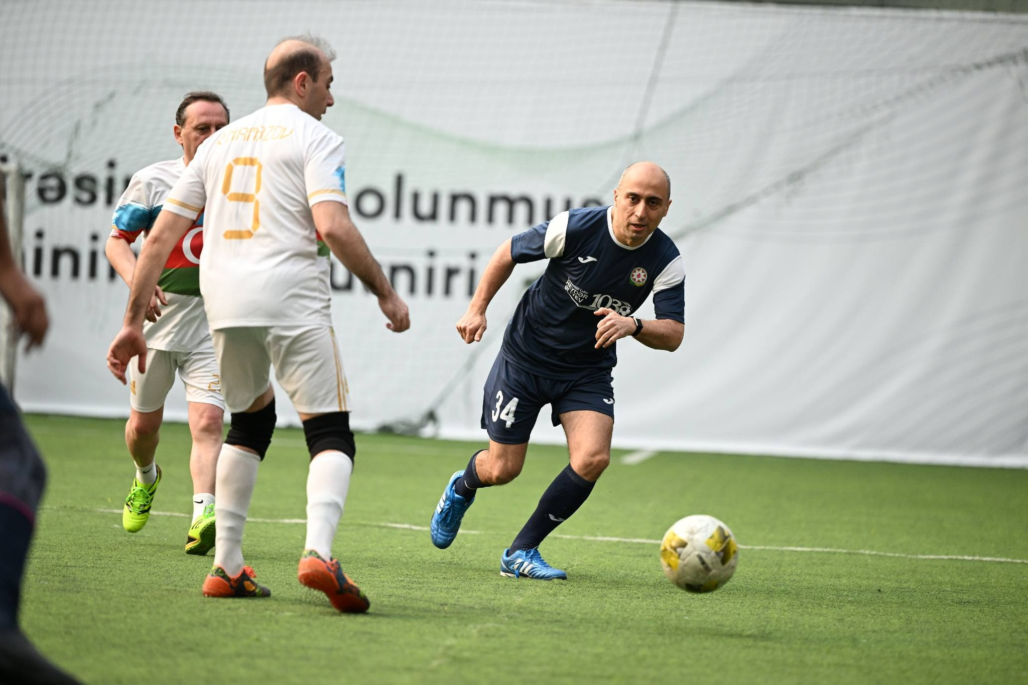 Hökumət və parlament nümayəndələri futbol oynadılar