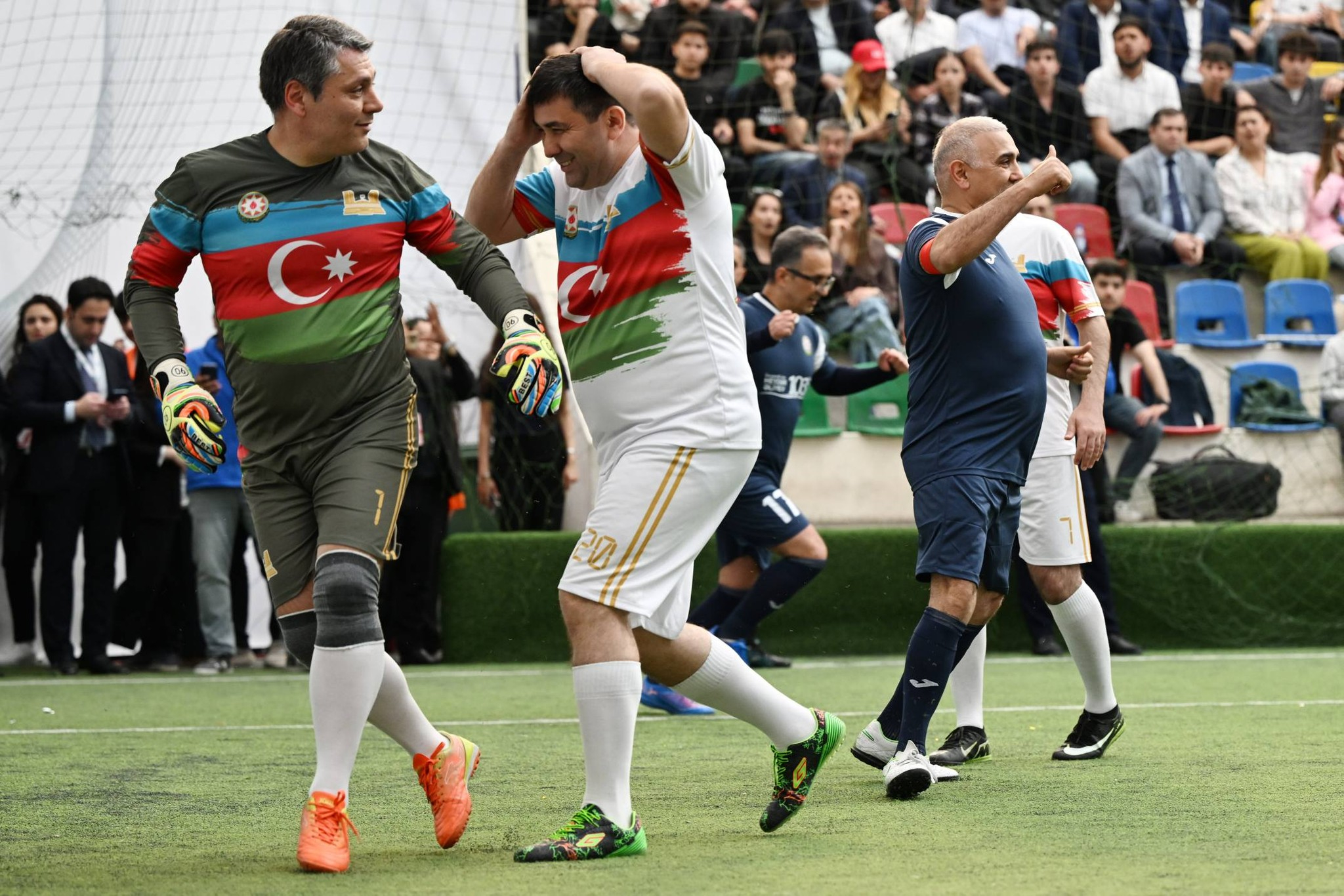 Hökumət və parlament nümayəndələri futbol oynadılar