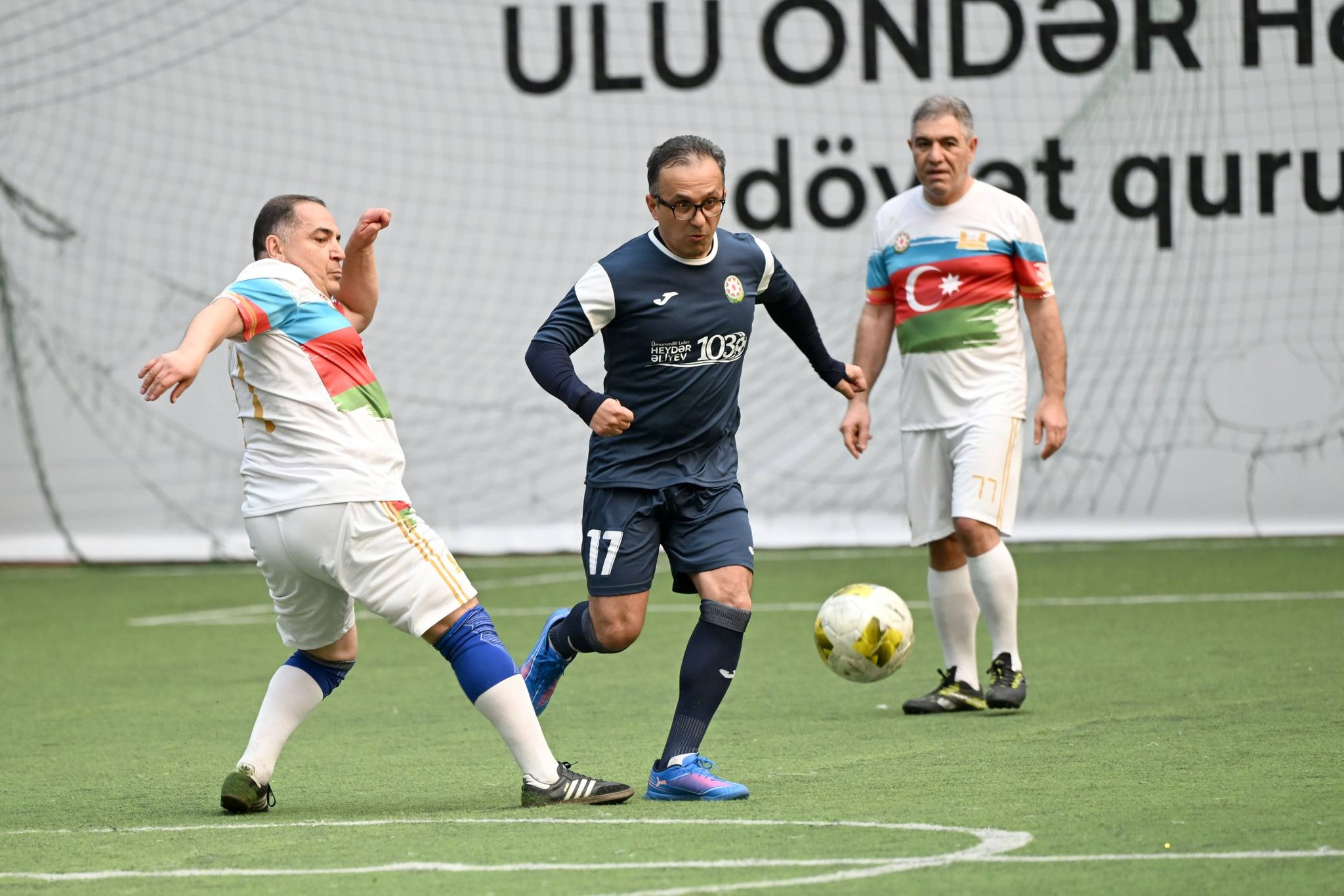 Hökumət və parlament nümayəndələri futbol oynadılar